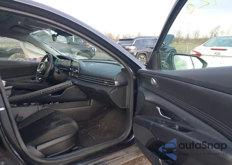 2021 Hyundai Elantra Sel z USA, uszkodzony, nr VIN 5NPLN4AG0MH008741